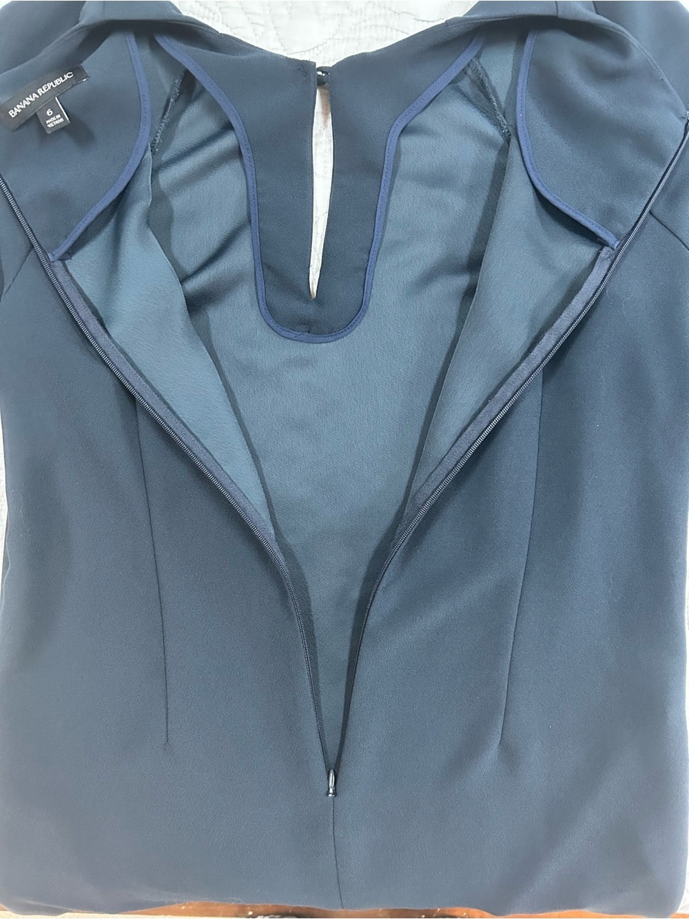 Banana Republic Navy Bell Sleeve Shift Dress Keyhole Neck Size 6 - Picture 8 of 11
